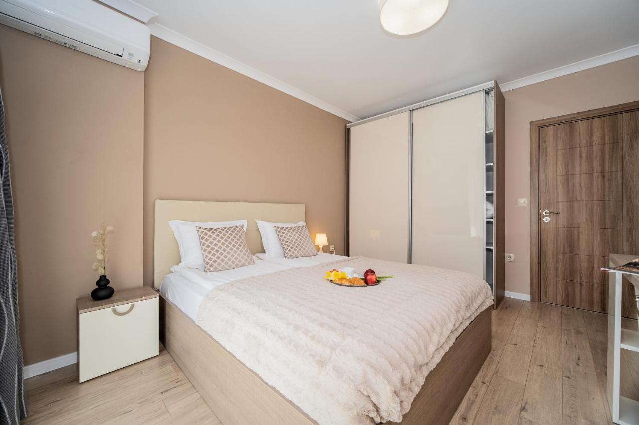 Comfy Luxury Center Apartment Varna Exterior photo